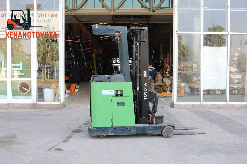 Xe nâng Reach truck toyota cũ 7FBR15