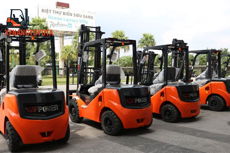 xenangtoyota.com là đơn vị cung cấp các dòng xe nâng động cơ Toyota uy tín