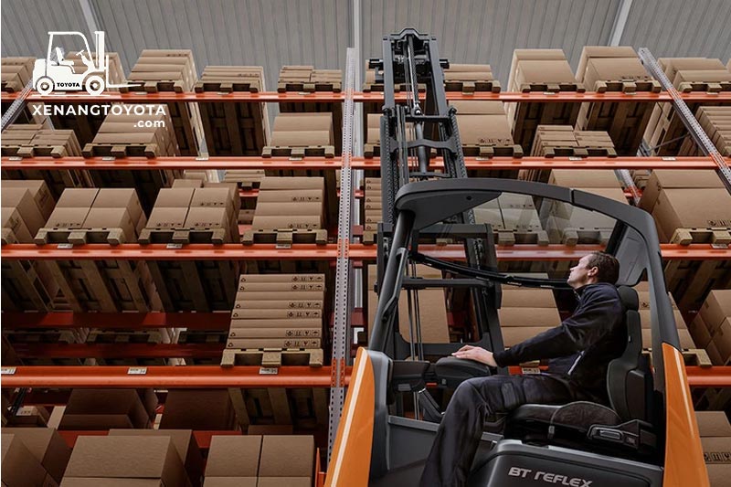 Reach truck cabin nghiêng